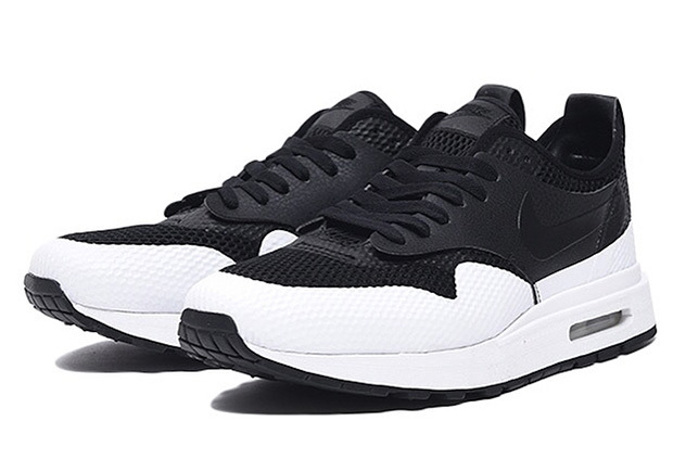 nike-air-max-1-royal-se-sp-black-white-aa0869-001-1.jpg