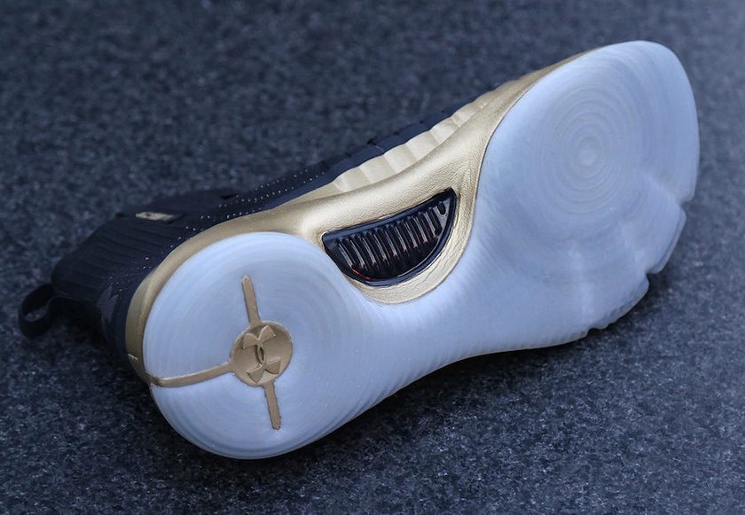 steph-curry-ua-curry-4-parade-gold-black-5.jpg