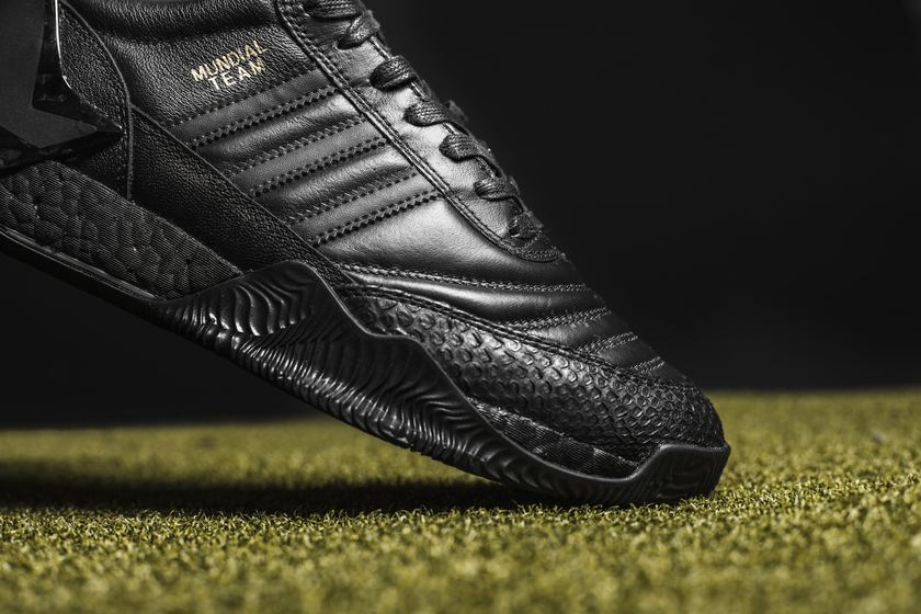 http-%2F%2Fcn.hypebeast.com%2Ffiles%2F2017%2F06%2Fthe-shoe-surgeon-adidas-copa-rose-lux-triple-black-paris-pop-up-3.jpg