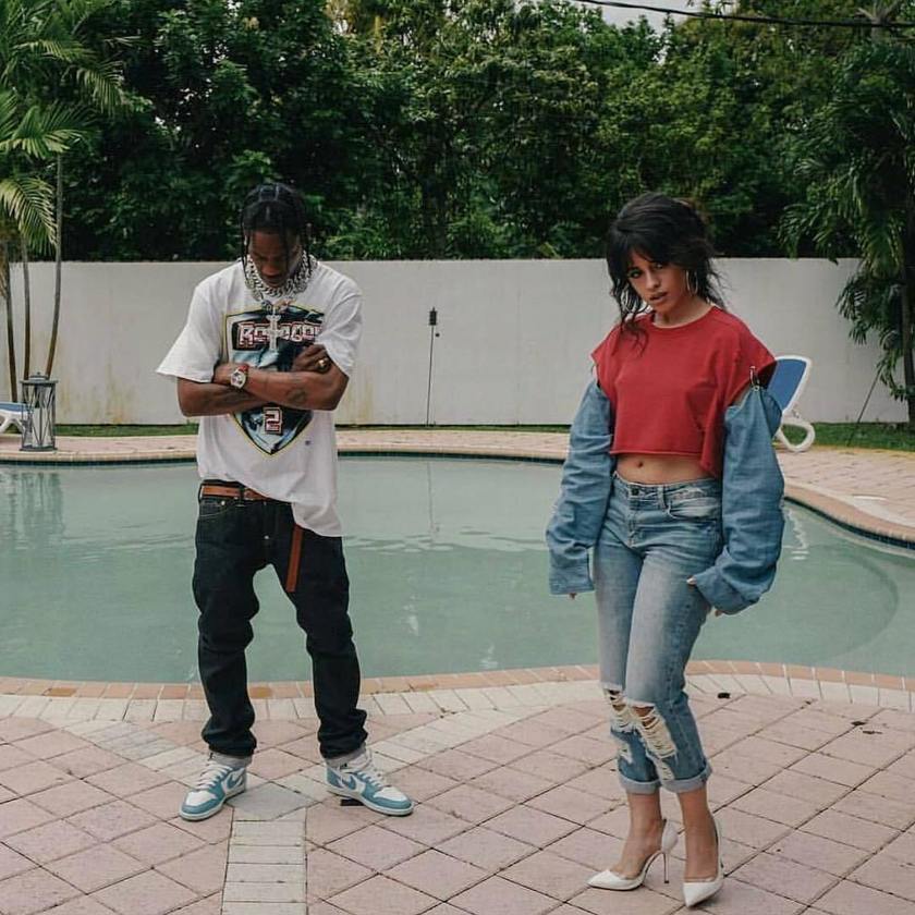 travis-scott-air-jordan-1-unc.jpg