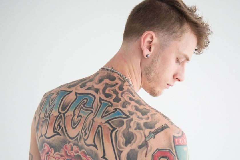 http-%2F%2Fcn.hypebeast.com%2Ffiles%2F2017%2F06%2FReebok-Classic-Announces-They’ve-Signed-Machine-Gun-Kelly-1.jpg