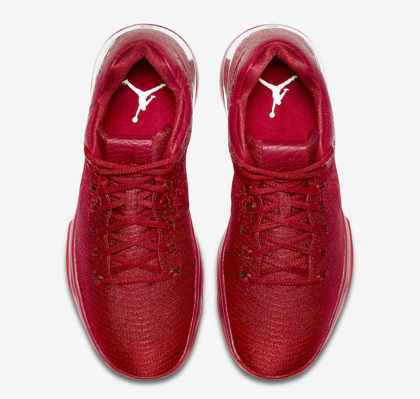air-jordan-xxx1-low-gym-red-chicago-away-897564-601-3.jpg
