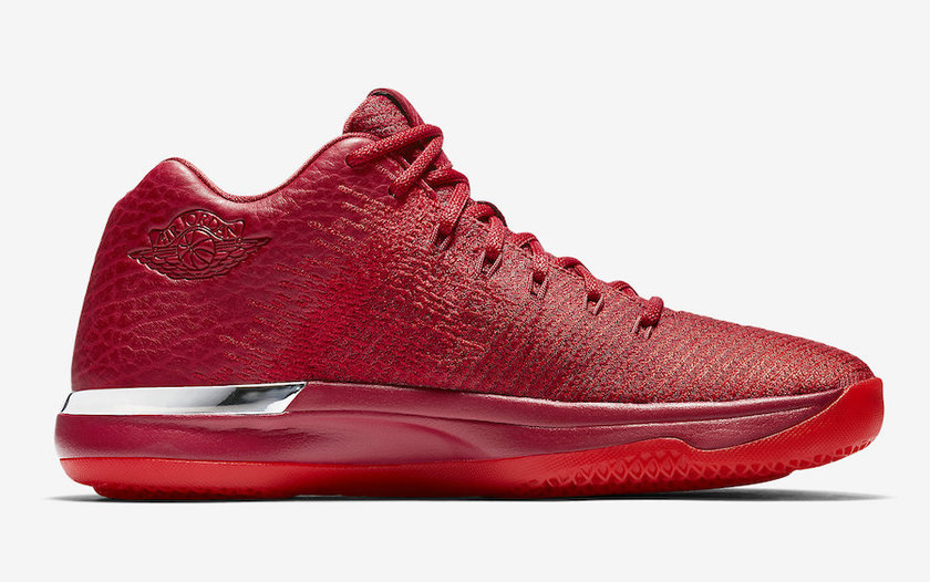 air-jordan-xxx1-low-gym-red-chicago-away-897564-601-2.jpg