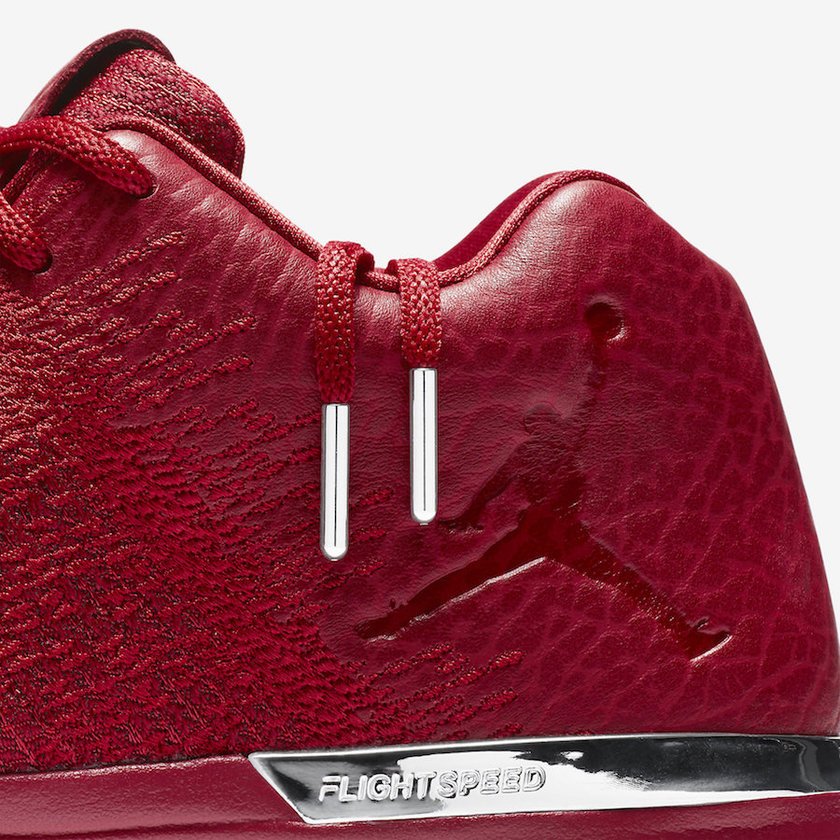 air-jordan-xxx1-low-gym-red-chicago-away-897564-601-7.jpg