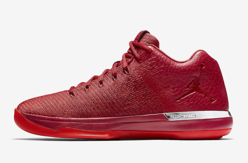 air-jordan-xxx1-low-gym-red-chicago-away-897564-601.jpg