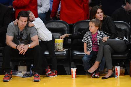 mark-wahlberg-011713-xyz-02__oPt.jpg