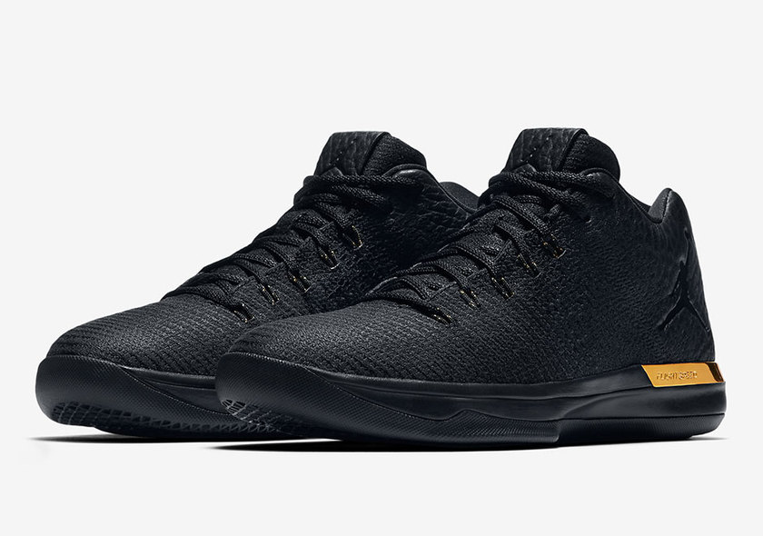 air-jordan-xxx1-low-black-gold-897564-023.jpg
