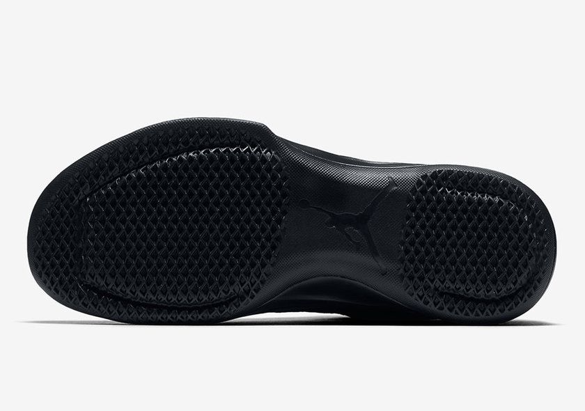 air-jordan-xxx1-low-black-gold-897564-023-5.jpg