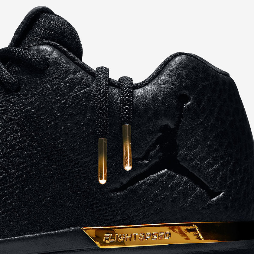 air-jordan-xxx1-low-black-gold-897564-023-6.jpg