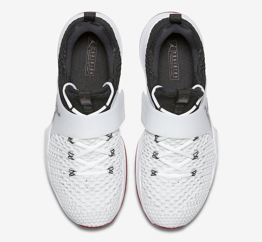 jordan-trainer-2-flyknit-chicago-white-black-red-921210-101-3.jpg