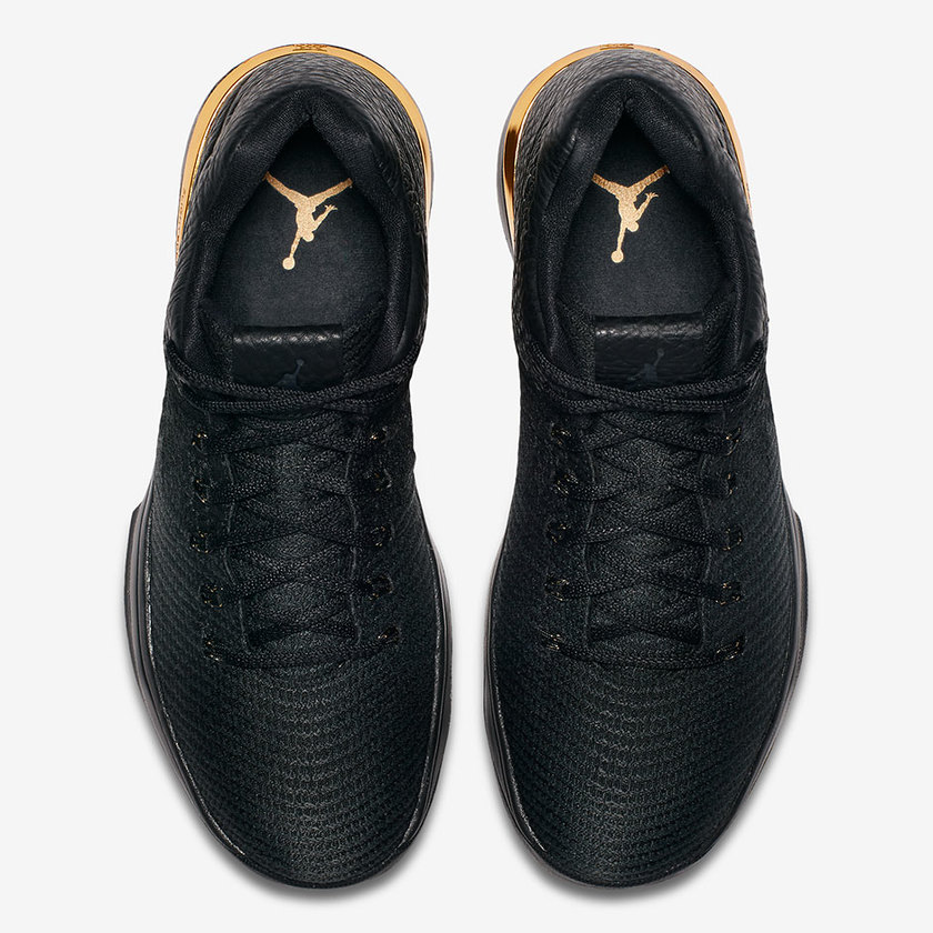 air-jordan-xxx1-low-black-gold-897564-023-3.jpg
