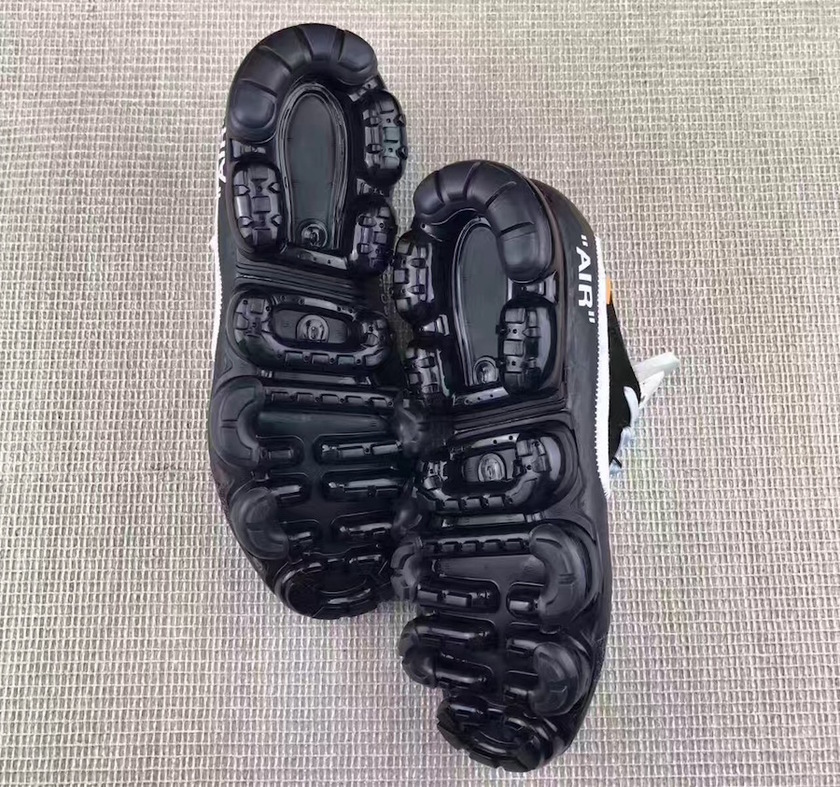 off-white-nike-vapormax-black-white-8.jpg