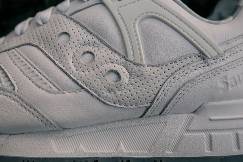 saucony-x-tblake-triple-white-2.jpg