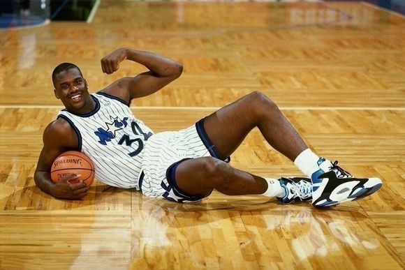 奥尼尔上脚Shaq Attaq.jpg