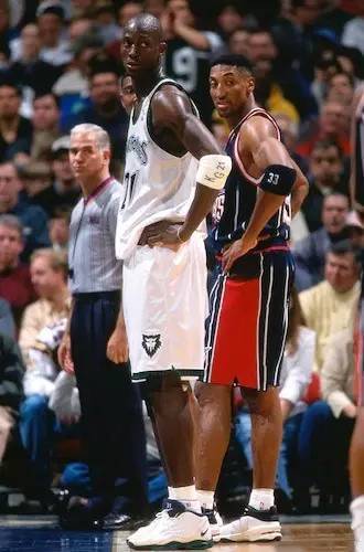 加内特上脚Air Garnett.jpg