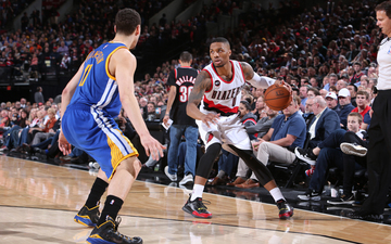 利拉德上脚D Lillard 1.jpg