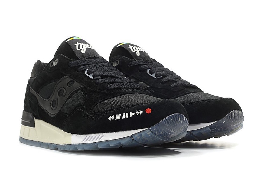 the-good-will-out-x-saucony-shadow-5000-vhs-black-white-s70385-8.jpg