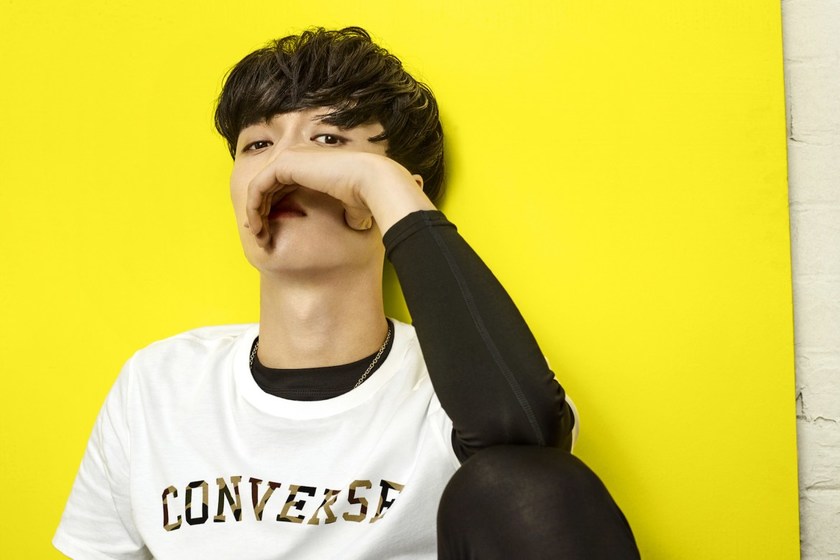 zhang-yixing-lay-converse-one-star-3.jpg