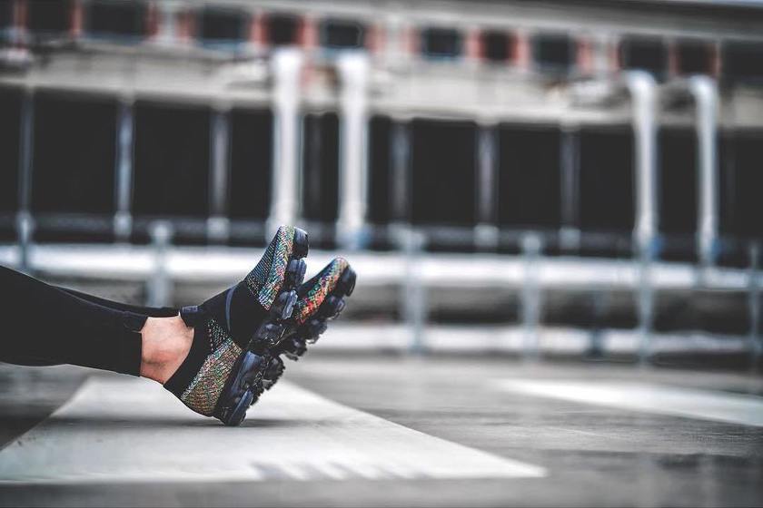 nike-air-vapormax-laceless-on-feet-3.jpg