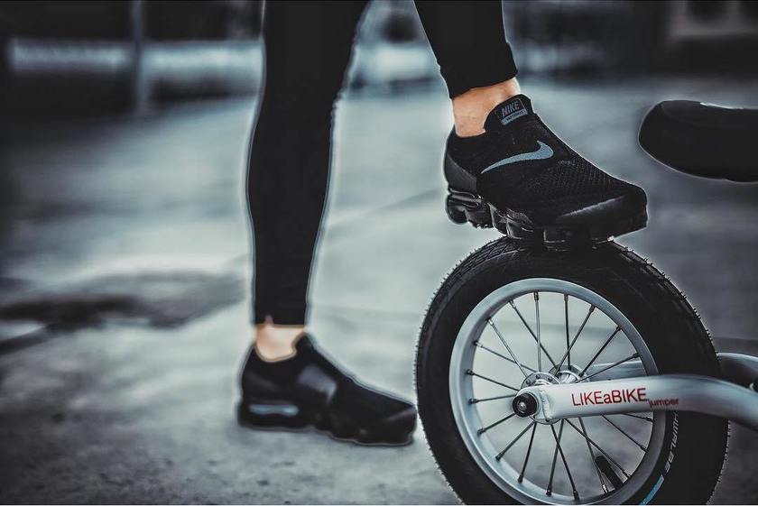 nike-air-vapormax-laceless-on-feet-2.jpg