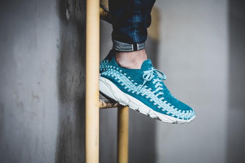 nike-air-footscape-woven-nm-blue-875797-002-mood-1.jpg