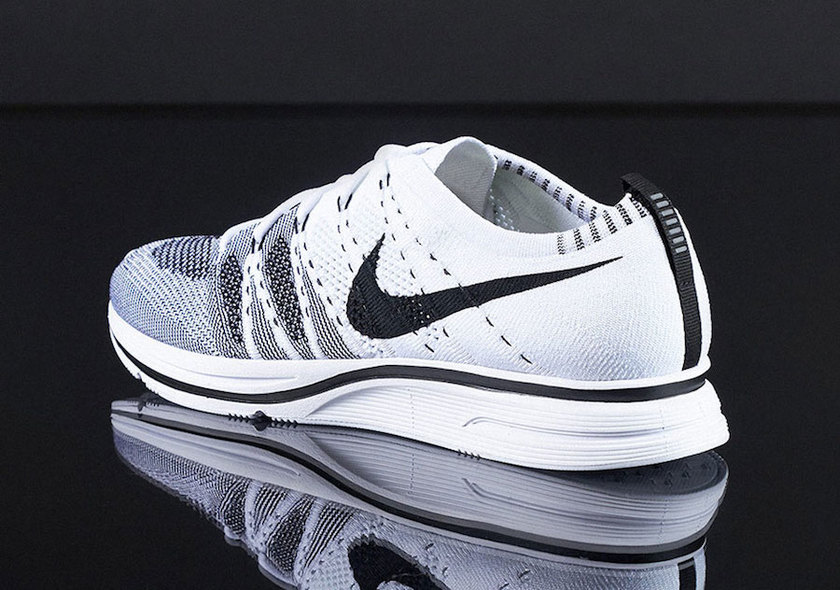 nike-flyknit-trainer-og-nike-sneakrs-app-heat-wave-restock.jpg