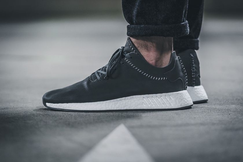 adidas-x-wings-+-horns-nmd_r2-leather-grey-bb3117-mood-1.jpg