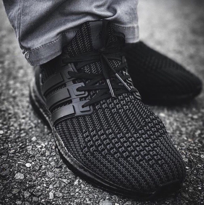 adidas-ultraboost-4-triple-black-4.jpg