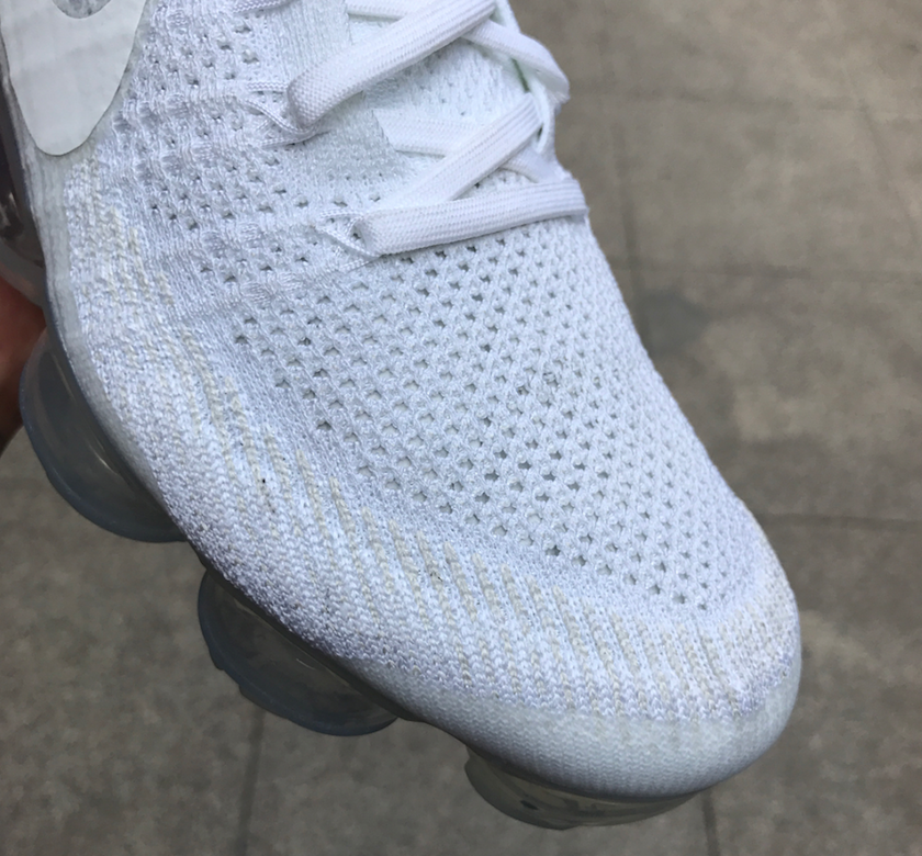 nike-air-vapormax-triple-white-5.png