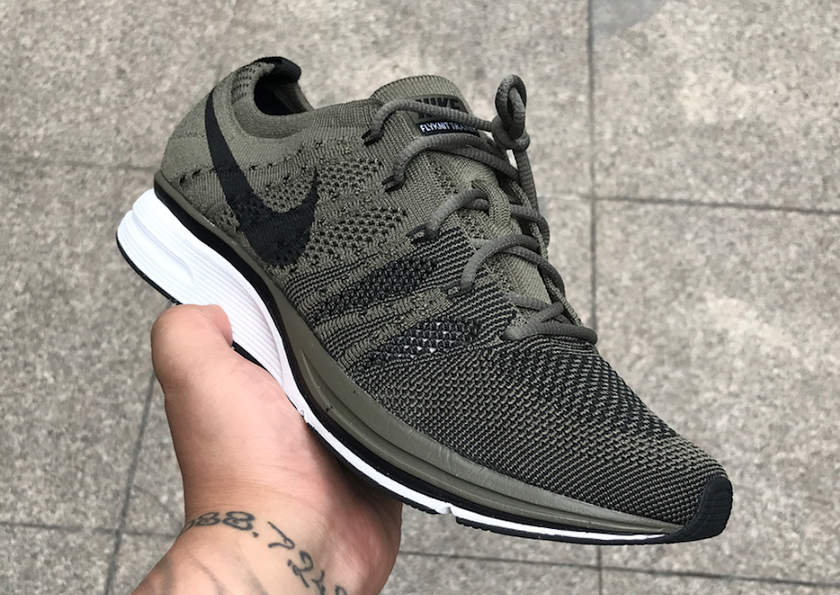 nike-flyknit-trainer-olive.png
