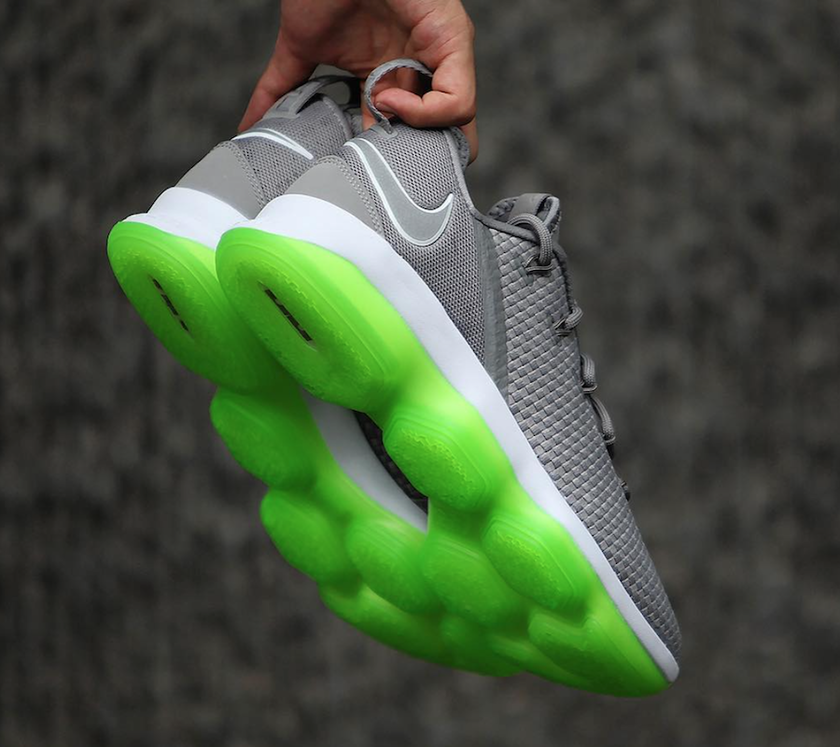 nike-lebron-14-low-dunkman-silver-green-5.png