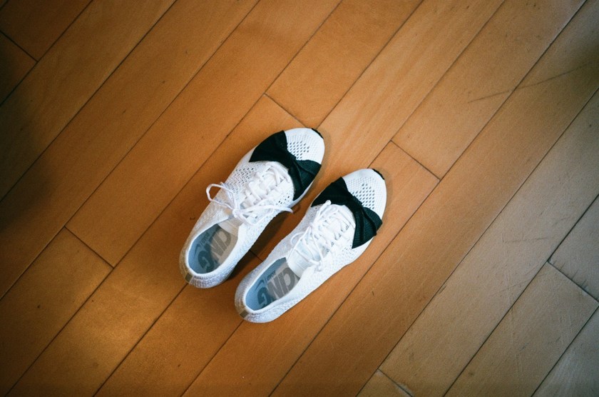 comme-des-garcons-x-nike-flyknit-racer-triple-white-1.jpg