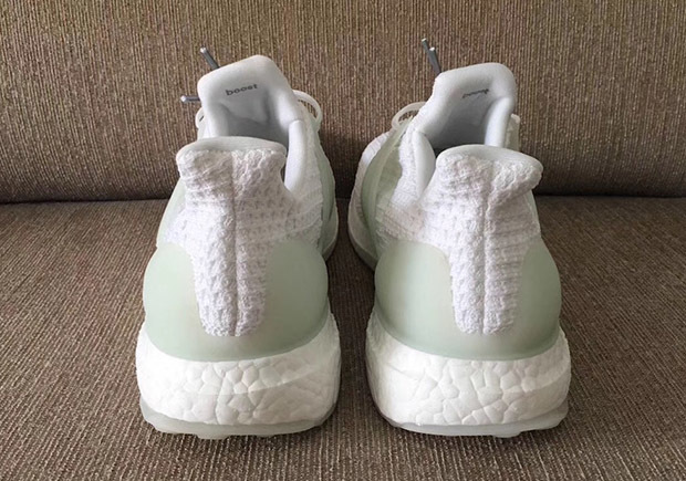 adidas-ultra-boost-4.0-glow-in-dark-4.jpg