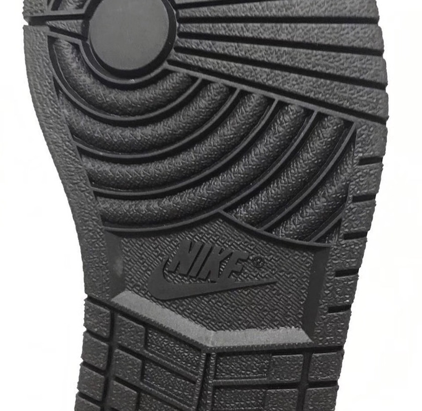 air-jordan-1-los-primeros-AH7739-001-7.jpg