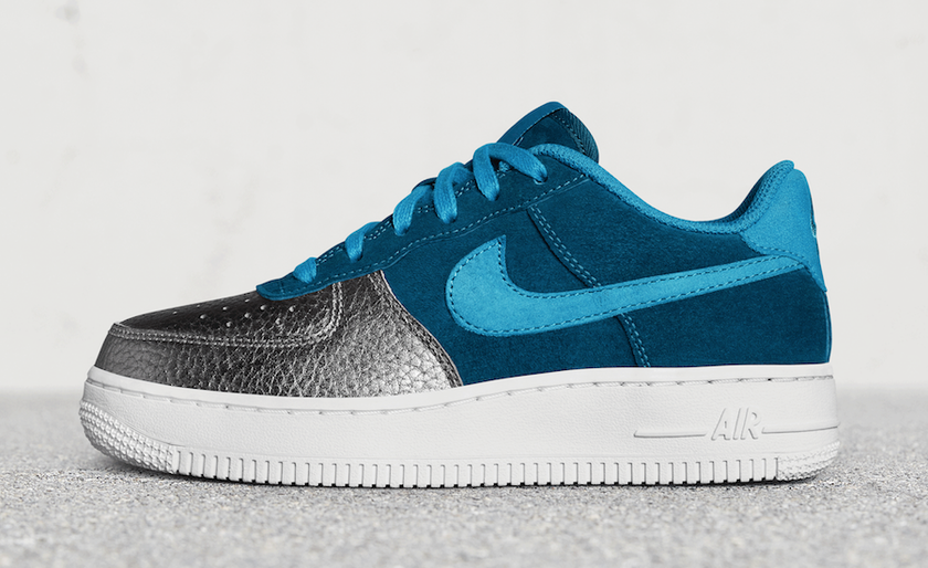 nike-sportswear-time-to-shine-pack-1.png