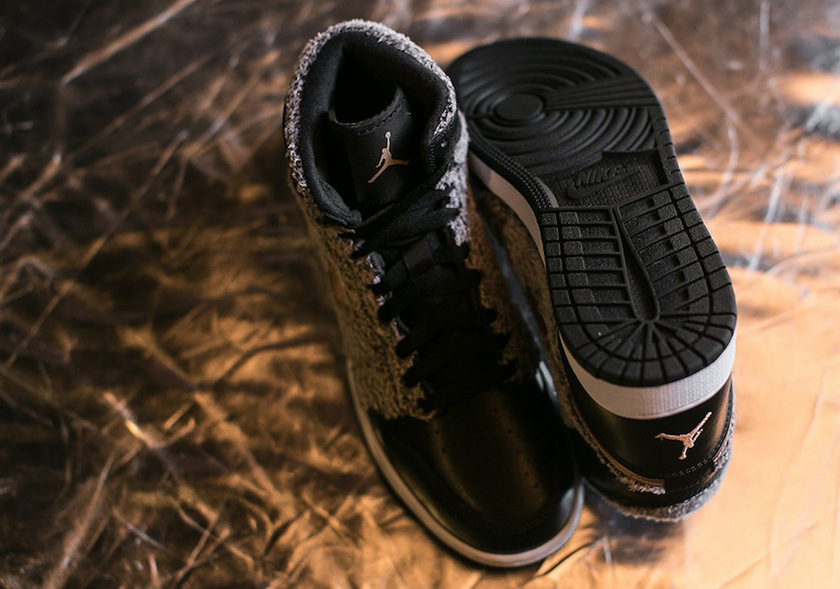 air-jordan-1-fleece-332148-022-2.jpg