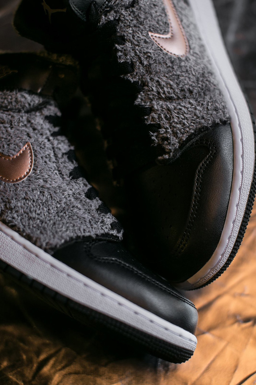 air-jordan-1-fleece-332148-022-1.jpg