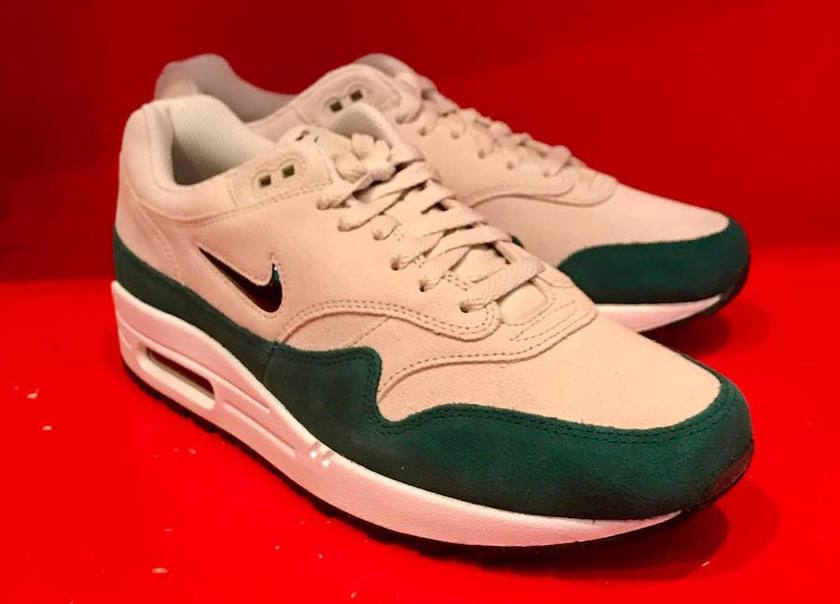 nike-air-max-1-sc-jewel-green-suede.jpg