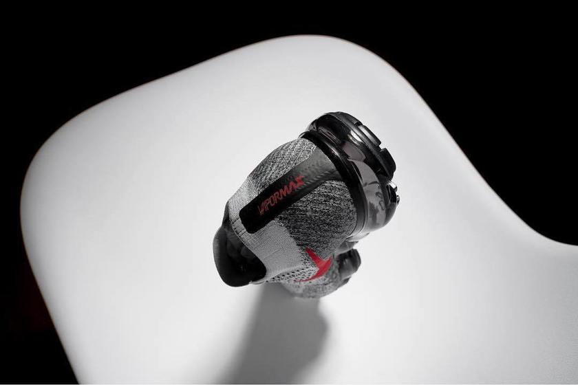 nike-air-vapormax-grey-varsity-red-black-3.jpg