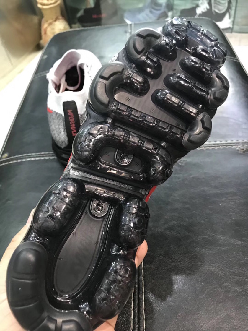 nike-air-vapormax-grey-black-red-849558-020-4.jpg