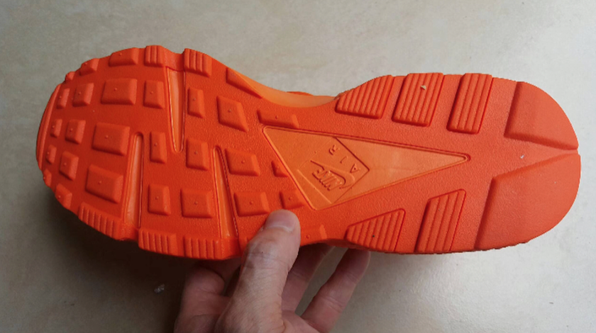 nike-air-huarache-zip-orange-3.png