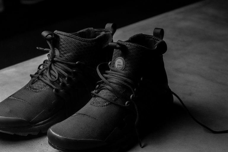 Nike_Air_Presto_Mid_Utility_Black-Black_SNeaker_Politics_9-768x513.jpg