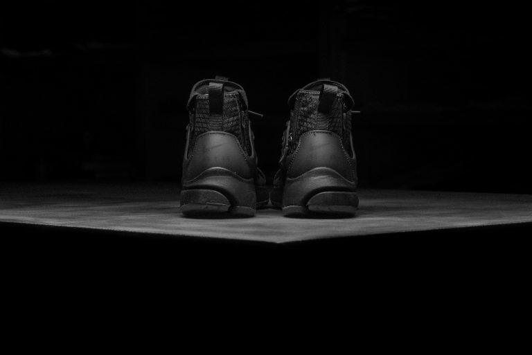 Nike_Air_Presto_Mid_Utility_Black-Black_SNeaker_Politics_7-768x513.jpg