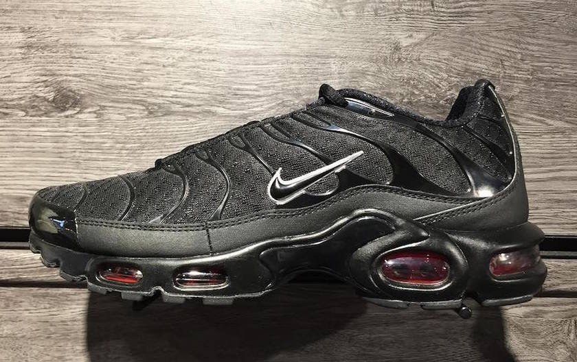 nike-air-max-plus-ninja-pack.jpg