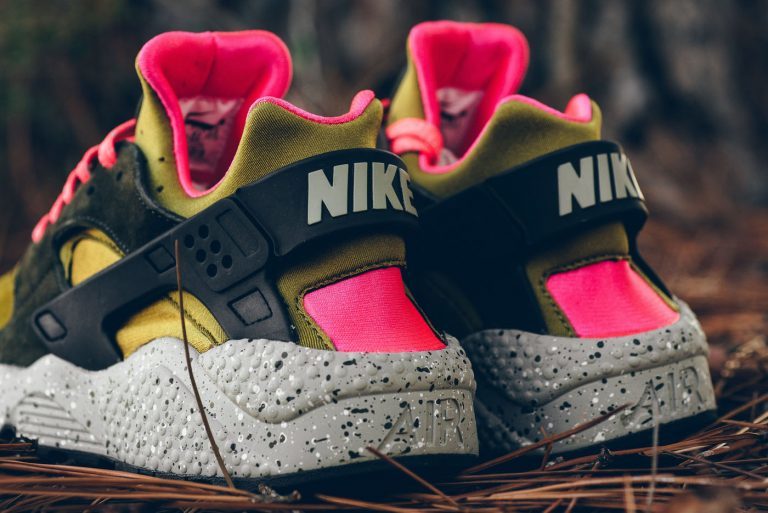 Nike_Air_Huarache_run_prm_desert_moss_cobblestone_704830_302_sneaker_politics_9-768x513.jpg