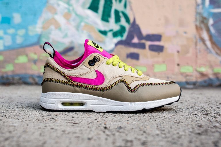 W_Nike_Air_Max_1_Ultra_2.0_SI_881103_200_side_2048x2048-768x512.jpg