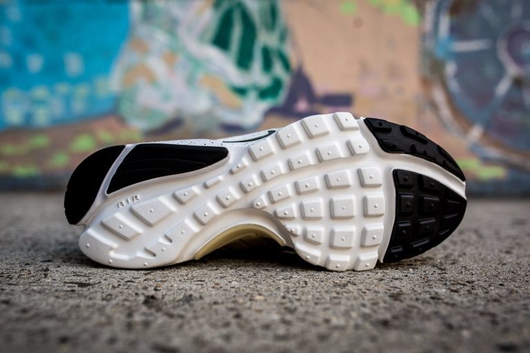 W_Air_Presto_Ultra_SI_917694_200-1_2048x2048-768x512.jpg