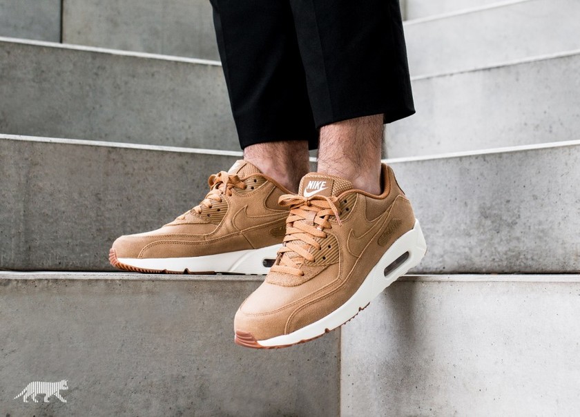 nike-air-max-90-ultra-2.0-ltr-_flax-flax-sail-gum-med-brown_-924447-200-2.jpg