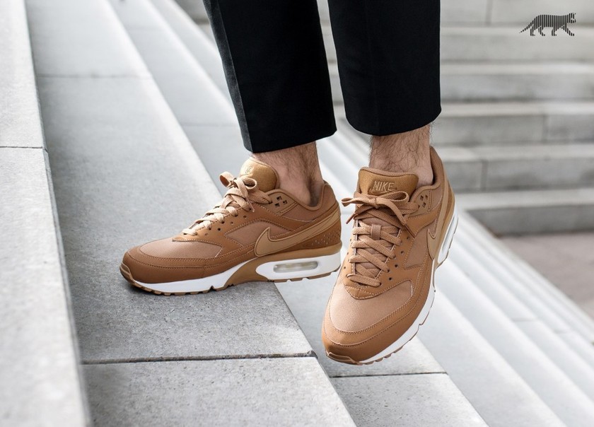 nike-air-max-bw-_flax-flax-sail_881981-200_1.jpg