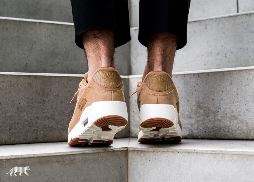 nike-air-max-90-ultra-2.0-ltr-_flax-flax-sail-gum-med-brown_-924447-200-3.jpg